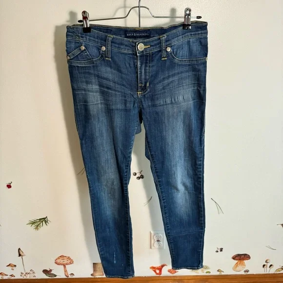 Rock and republic size 10 jeans - Picture 4 of 4